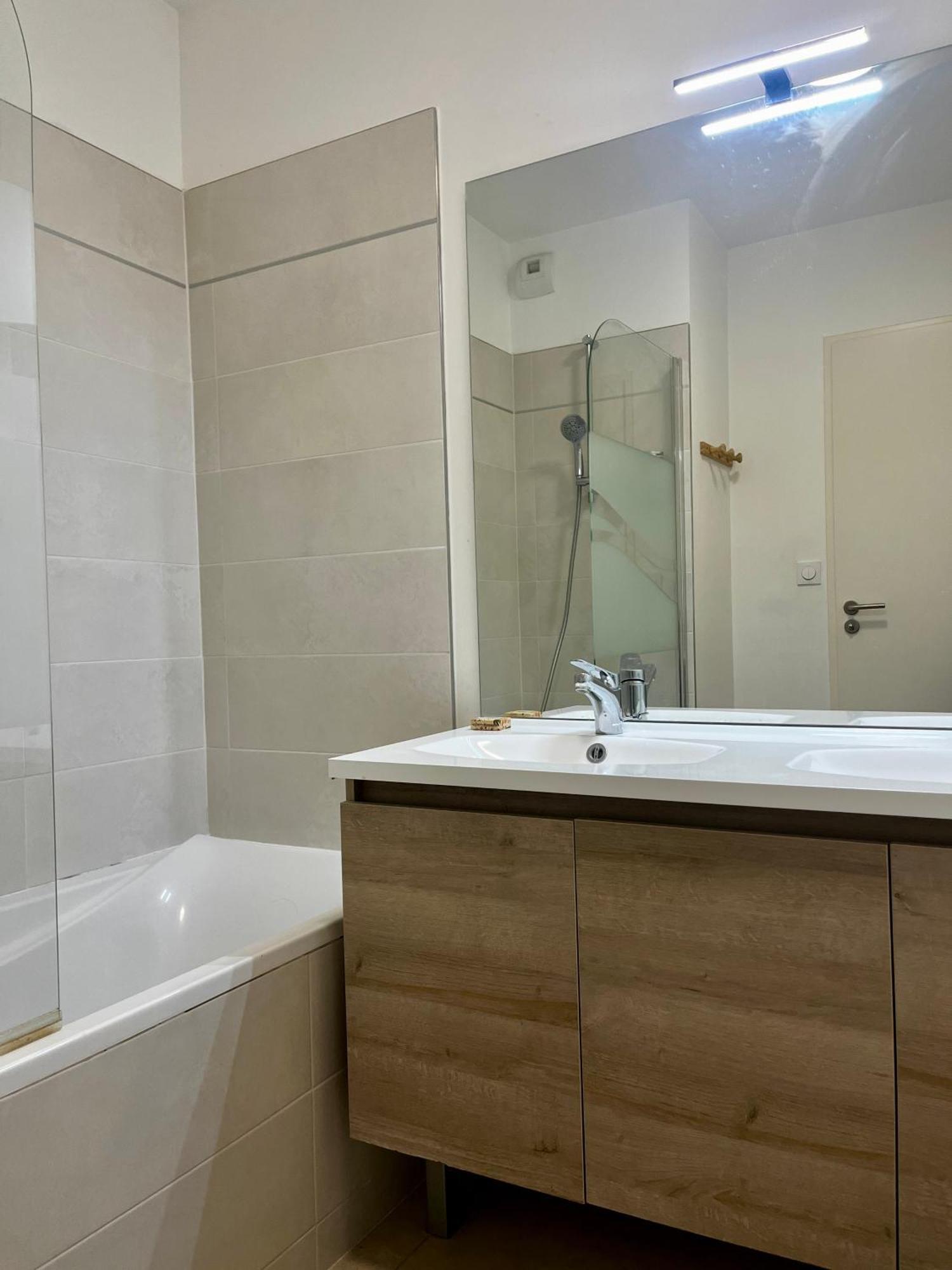 Duplex Piscine 3 Chambres Et Clim Proche Plages וילנב-לה-מגלון מראה חיצוני תמונה